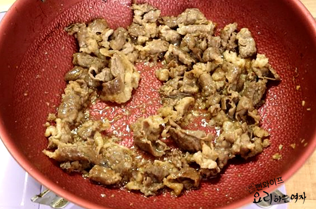 肉を炒める — 手順の写真 2
