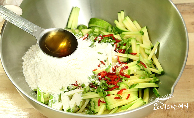 Make the batter — step photo 2