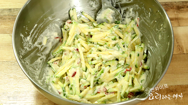 Make the batter — step photo 3