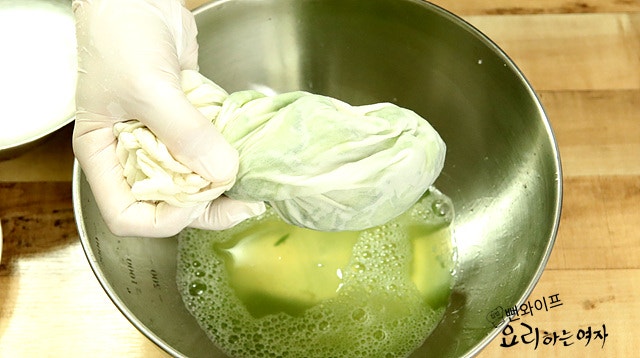 Salt the cucumbers — step photo 1