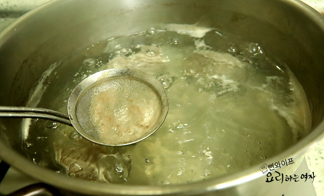 Boil the meat — step photo 1