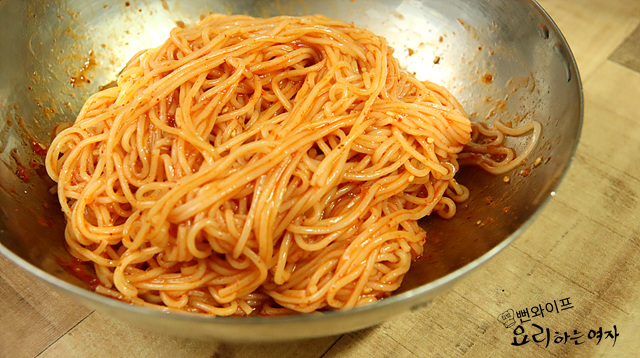 Make the bibim guksu — step photo 3