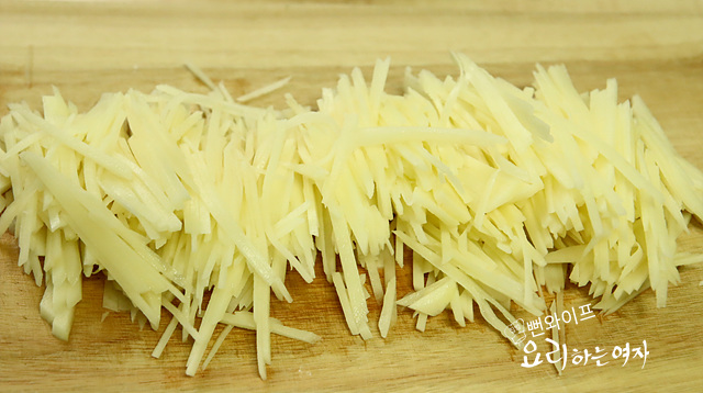 Julienne the potatoes — step photo