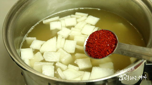 Boil the soup — step photo 1