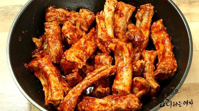 Season the ribs — step photo 2