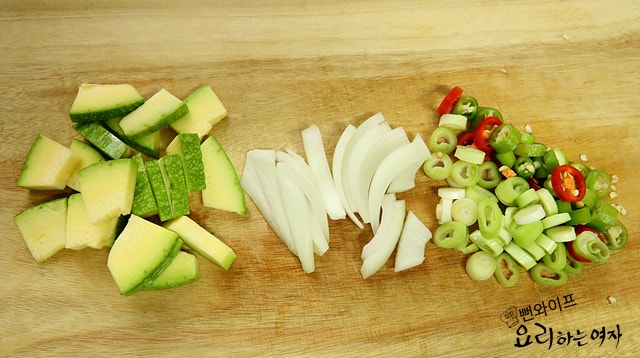 Shape the dumplings — step photo 2