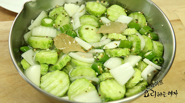 Pour the brine — step photo 2