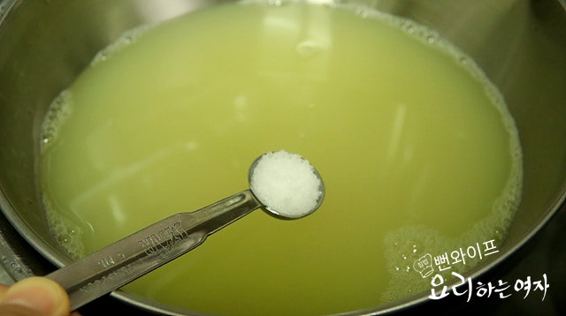 Blend the boiled beans — step photo 1