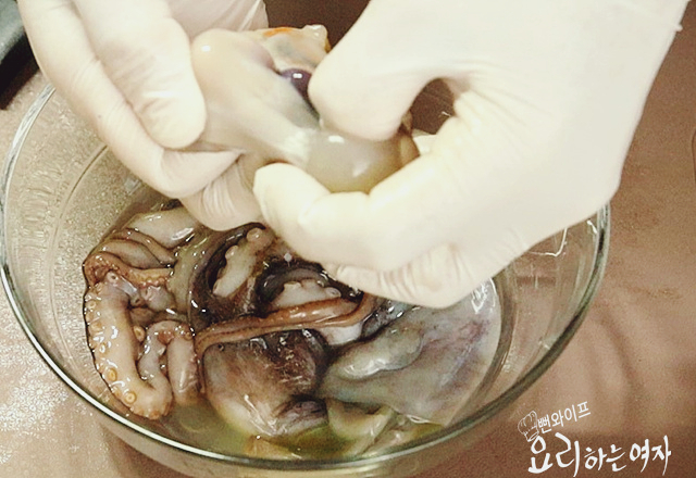 Clean the octopus — step photo 3