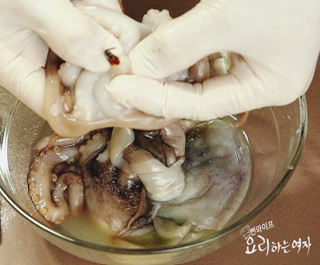 Clean the octopus — step photo 2