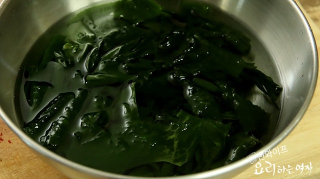 Prepare the seaweed — step photo 1