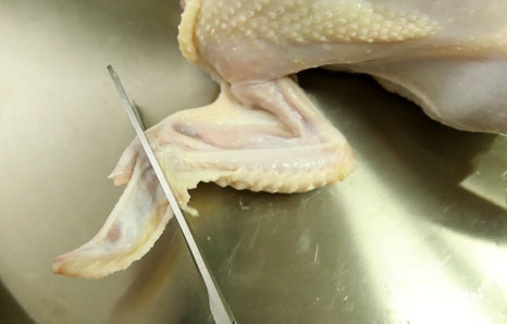 Clean the chicken — step photo 3
