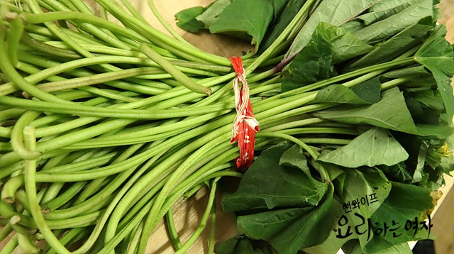 Prepare the sweet potato stems — step photo 1