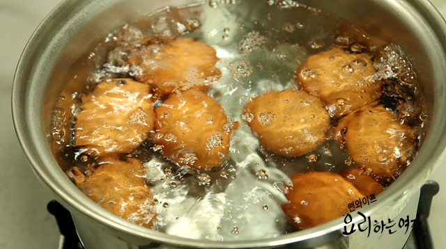 Boil the eggs — step photo 2