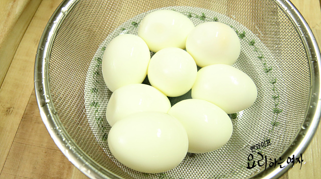 Boil the eggs — step photo 2