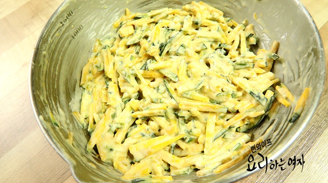 Make the batter — step photo 2