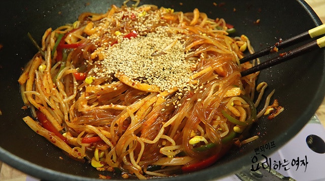 Finish the japchae — step photo 2