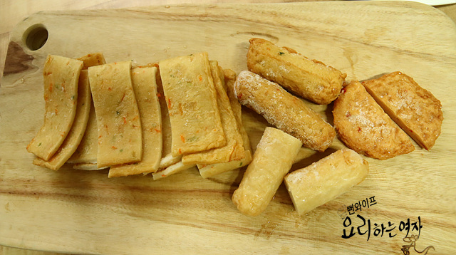 Soak the rice cakes and chop the ingredients — step photo 2