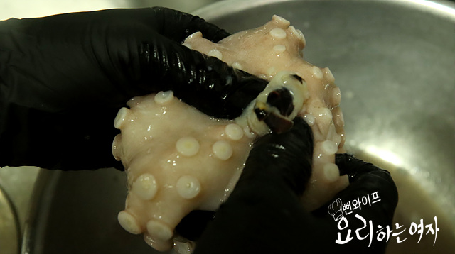 Clean the octopus — step photo 3