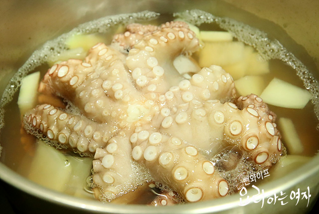 How to boil the octopus — step photo 1
