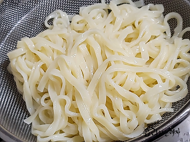 Boil the noodles — step photo 2