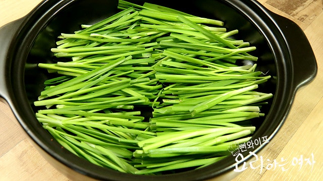 牛すね肉のチョンゴル(牛すね肉の韓国鍋)の仕上げ — 手順の写真 1