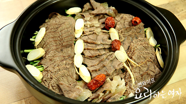 牛すね肉のチョンゴル(牛すね肉の韓国鍋)の仕上げ — 手順の写真 2