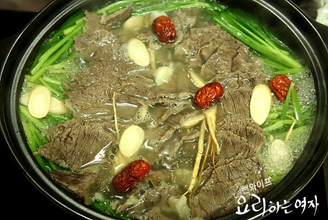 牛すね肉のチョンゴル(牛すね肉の韓国鍋)の仕上げ — 手順の写真 2