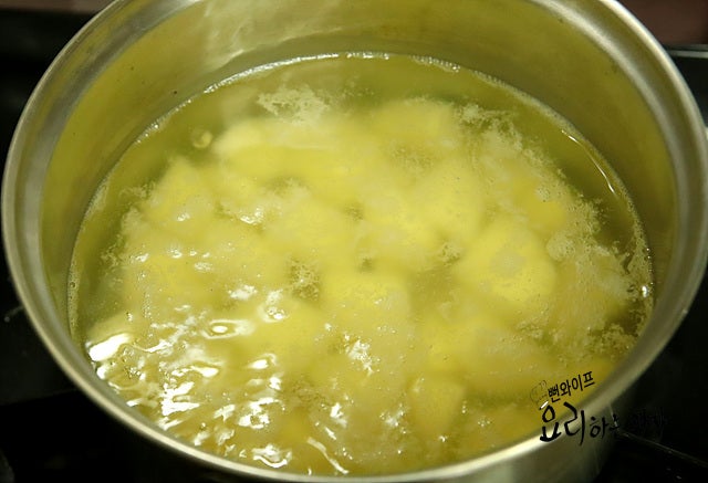 Simmer the potato soup — step photo 1