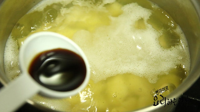 Simmer the potato soup — step photo 2
