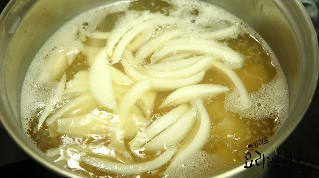 Simmer the potato soup — step photo 2