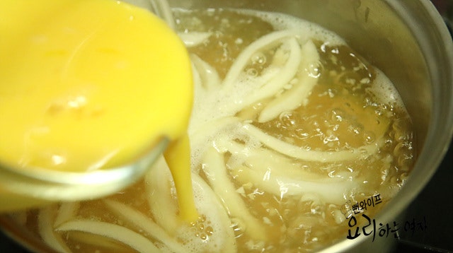 Simmer the potato soup — step photo 3