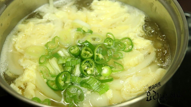 Simmer the potato soup — step photo 1