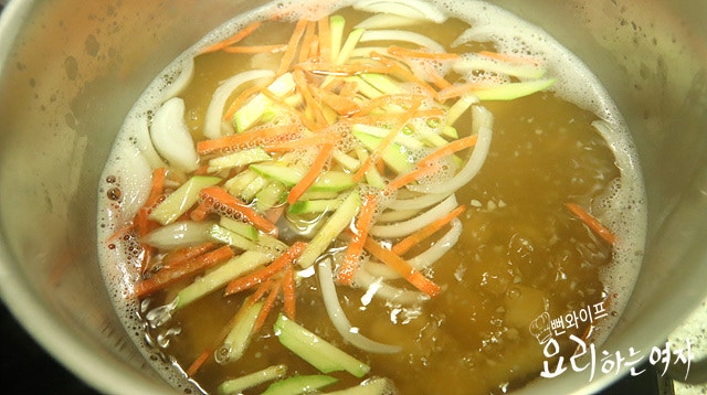 Add ingredients and boil — step photo 2