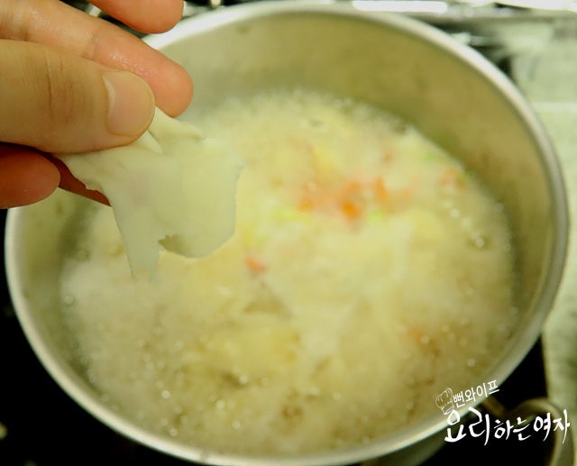 Add ingredients and boil — step photo 3