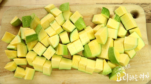 Cut the ingredients — step photo 1
