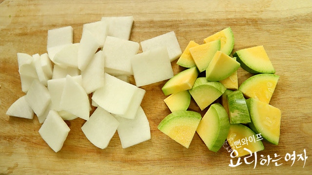 Cut the vegetables — step photo 1