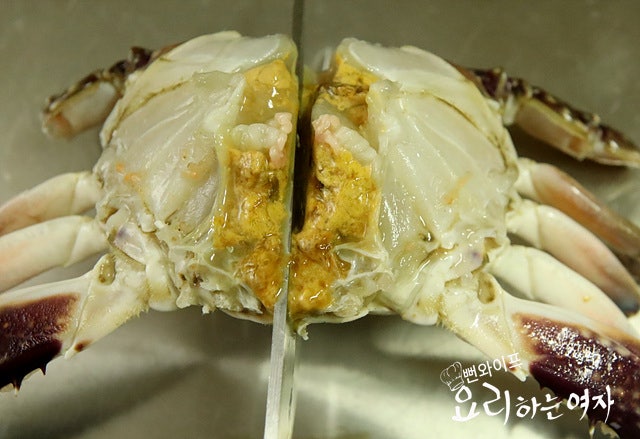 Clean the blue crabs — step photo 1