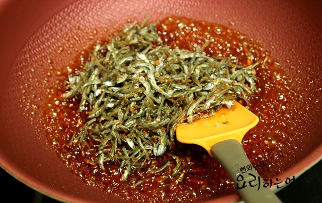 Toss in the sauce — step photo 2