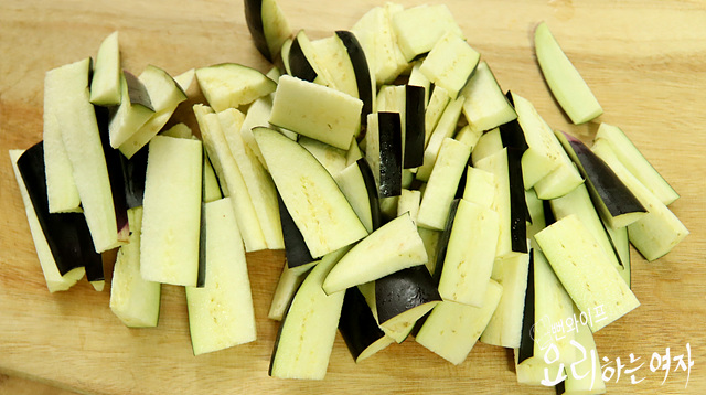 Slice the ingredients — step photo 1
