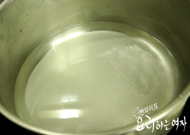 Simmer the peaches — step photo 1