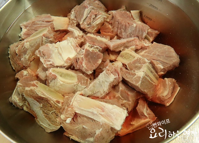 Trim and clean the beef ribs — step photo 3