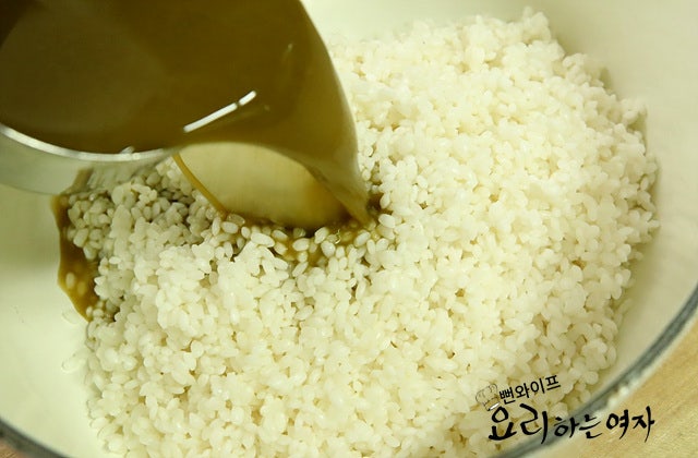 Cook the abalone rice — step photo 2