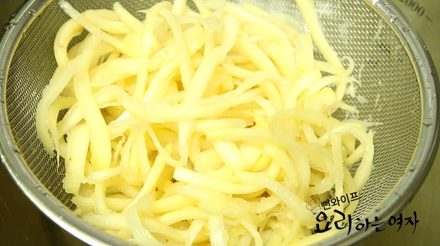 Remove the bitterness from the bellflower root — step photo 2
