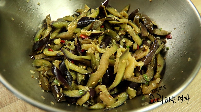 Toss with seasonings — step photo 2