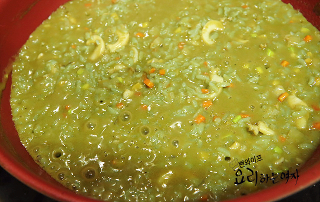 Simmer the abalone porridge — step photo 3