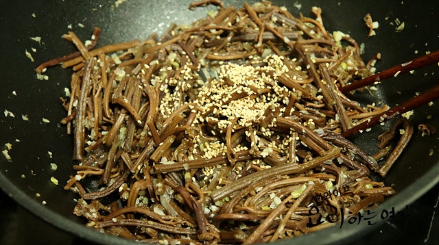 Stir-frying — step photo 2