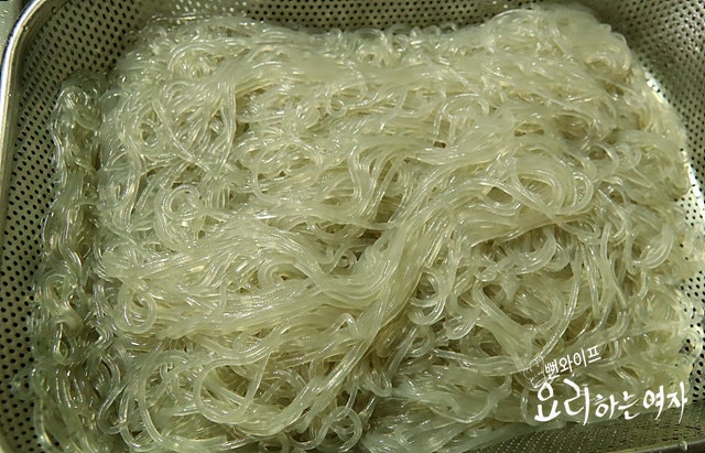 Boil the noodles — step photo 3