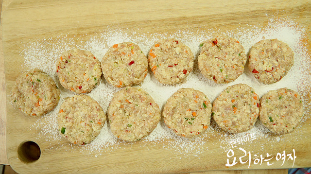 Shape the patties — step photo 2