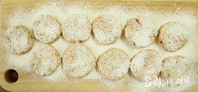 Shape the patties — step photo 3